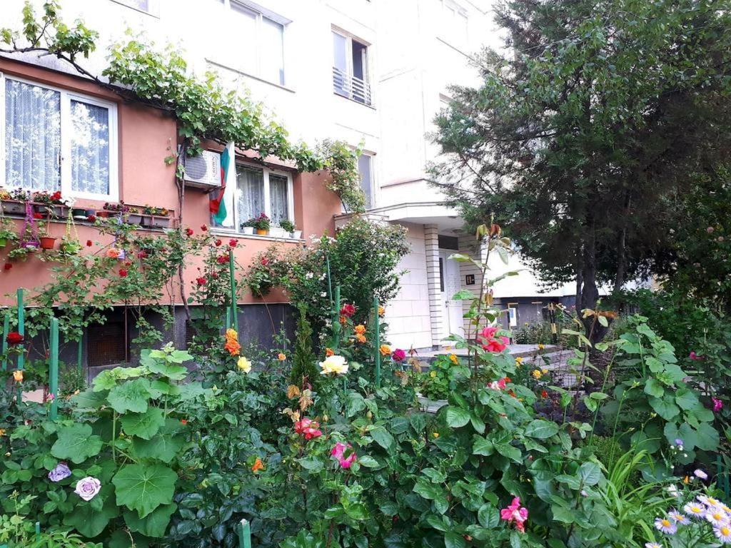 2 Bedrooms With Private Bath And Balcony Near The Airport София Экстерьер фото
